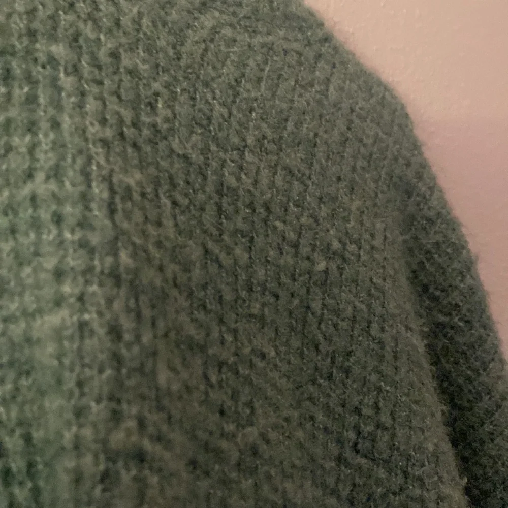 sweatshirt - Picture 3 of 3